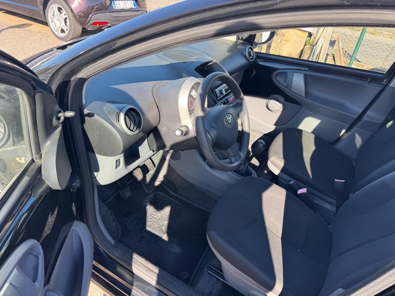 Toyota Aygo 1.0 12V VVT-i 5 porte Sound NEOPATENTATI