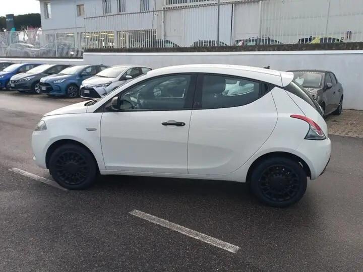 Lancia Ypsilon 1.2 69 CV 5 porte Ecochic Silver
