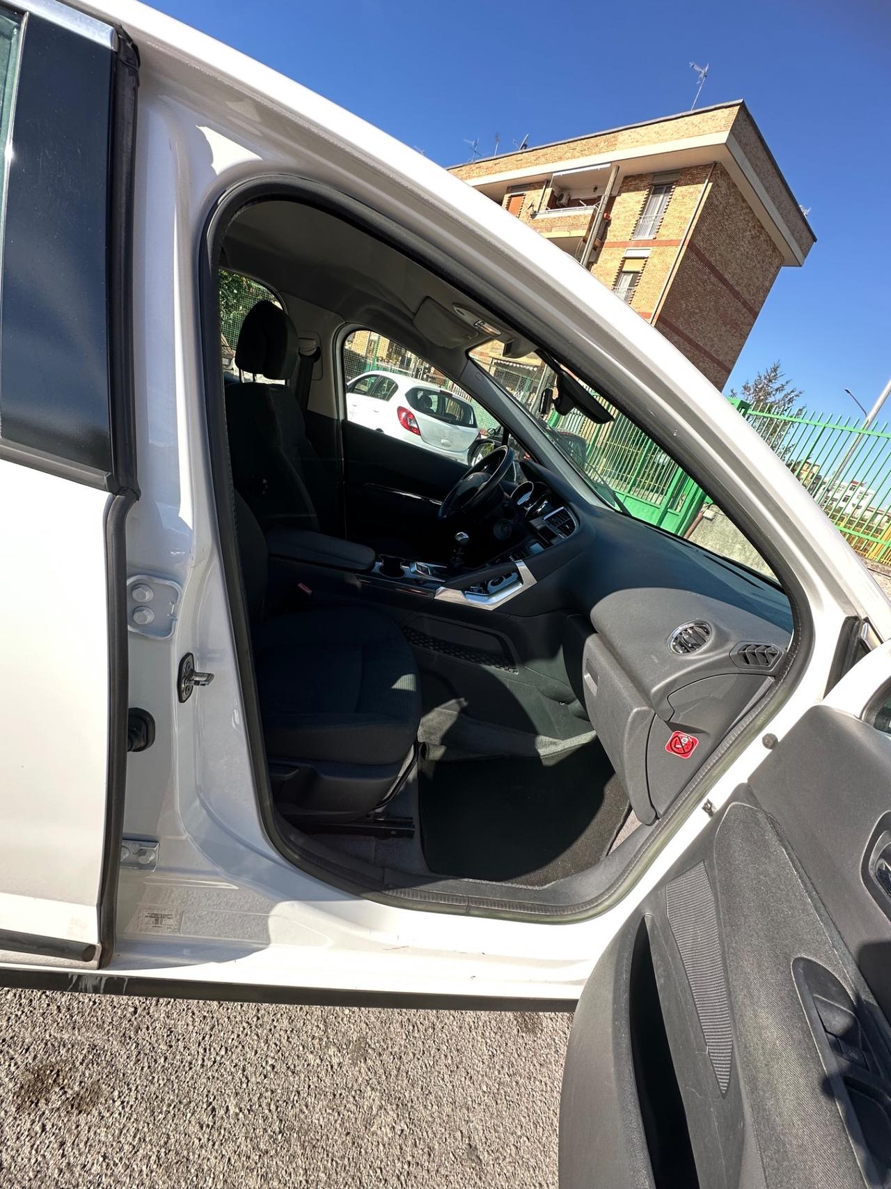 Peugeot 3008 1.6 HDi 115CV Business