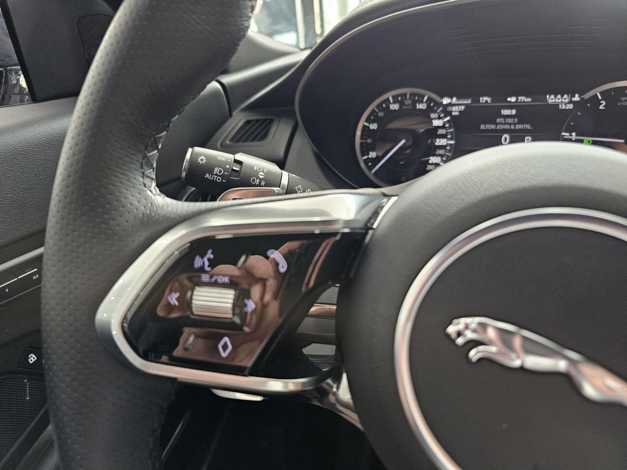 Jaguar E-Pace R-Dynamic SE Navi Camera Tetto C.20" LED BlackPack