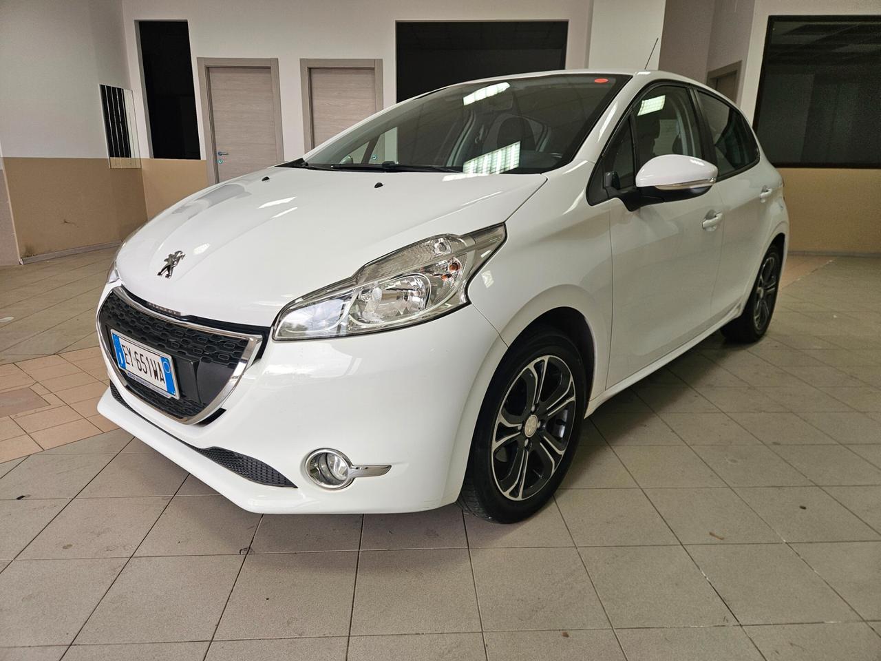 Peugeot 208 1.4 HDi 68 CV 5 porte Allure