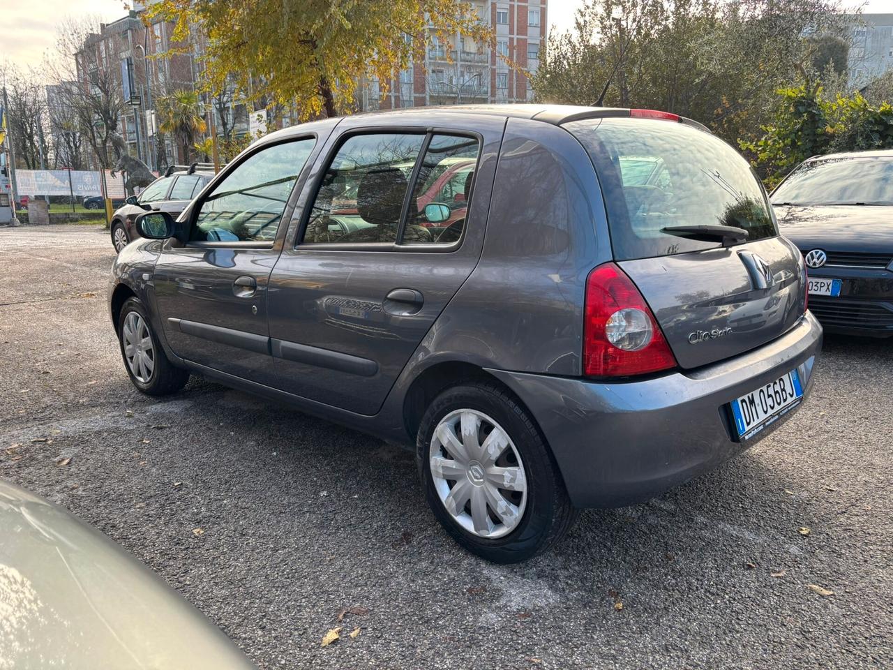 Renault Clio 1.2-5 porte GPL ok Neopatentati