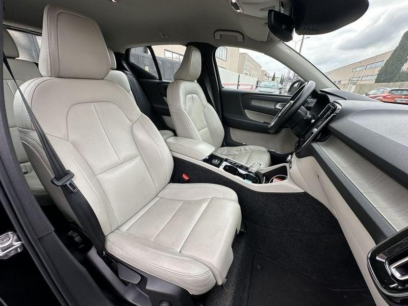 Volvo XC40 Recharge T4 Plug-in Hybrid auto Recharge R-Design