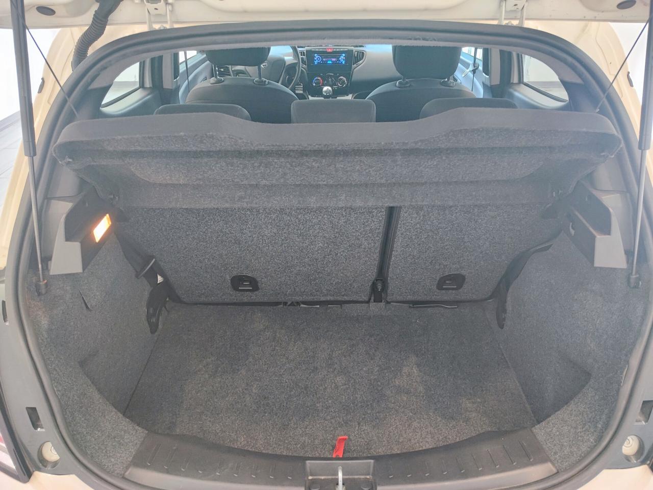 Lancia Ypsilon 0.9 TwinAir 85 CV 5 porte S&S DFN Gold