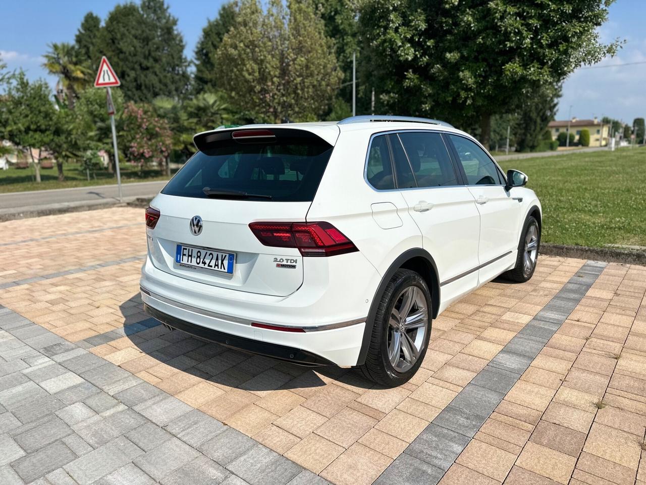 Volkswagen Tiguan 2.0 TDI SCR DSG 4MOTION R-LINE