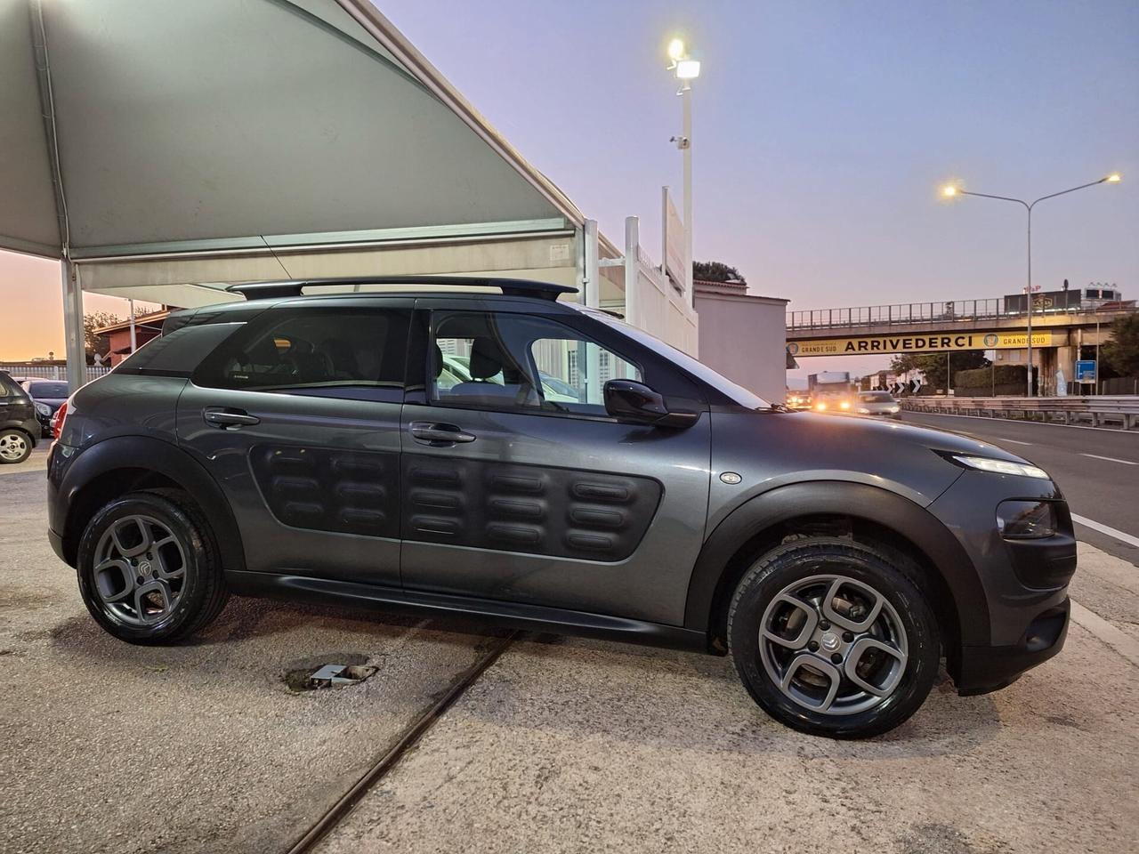 Citroen C4 Cactus BlueHDi 100 Shine