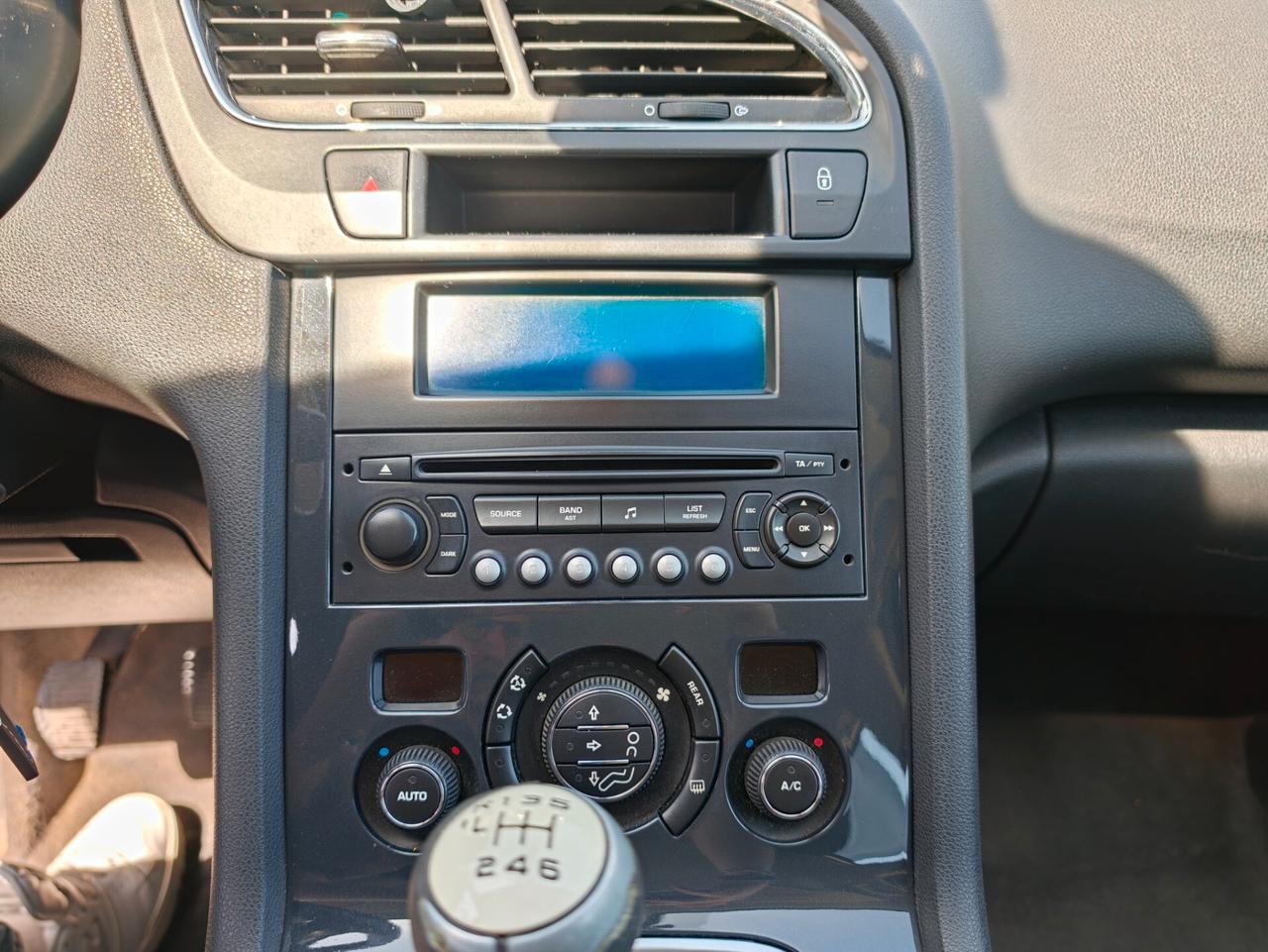 Peugeot 5008 1.6 HDi 112CV Business