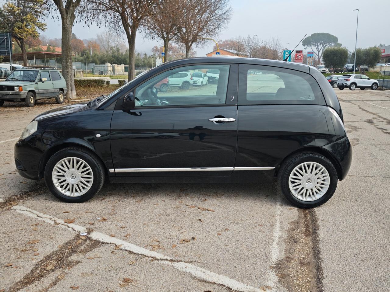 Lancia Ypsilon 1.3 MJT 75 CV OK NEOPATENTATI
