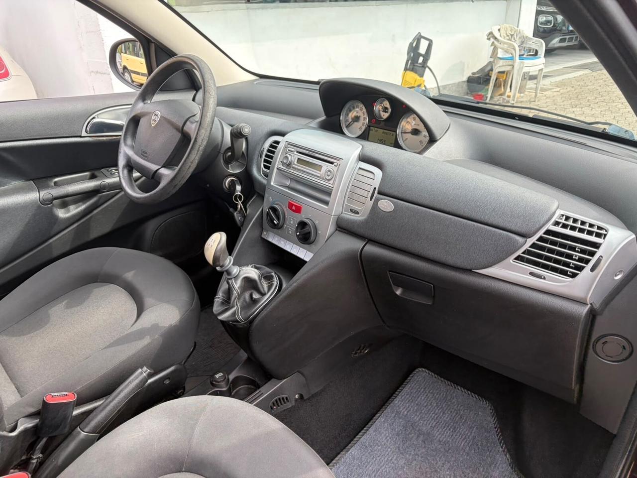 Lancia Ypsilon 1.2 69 CV Argento