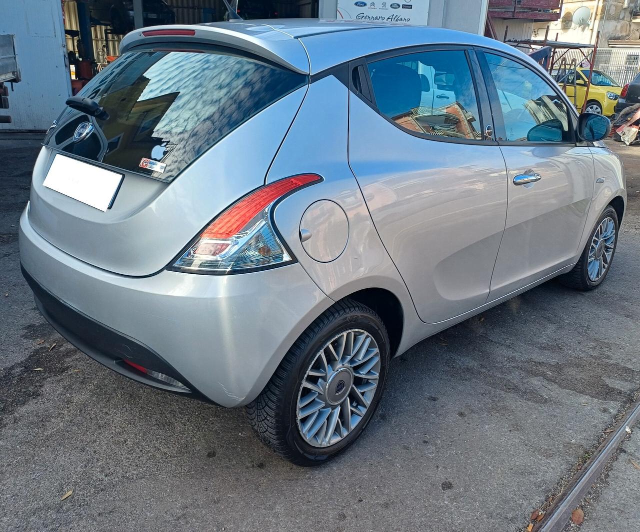 Lancia Ypsilon 1.2 Ecochic GPL di Serie