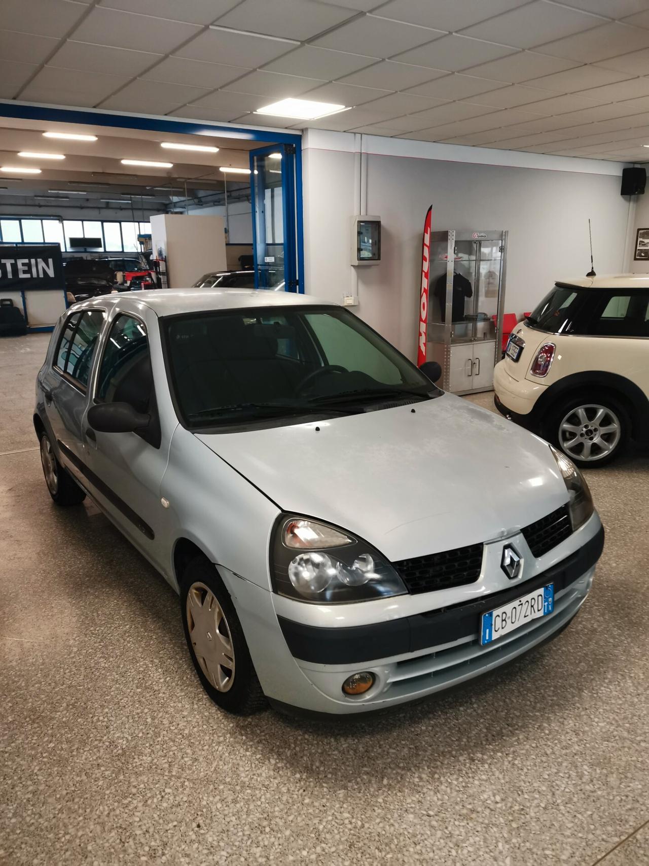 Renault Clio 1.2 16V cat 3 porte Privilège