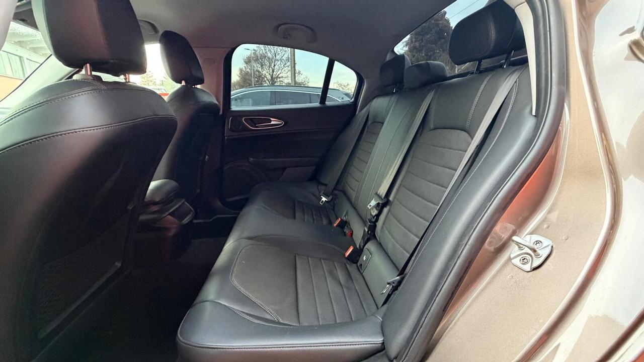 Alfa Romeo Giulia 2.2 Turbodiesel 150 CV Super
