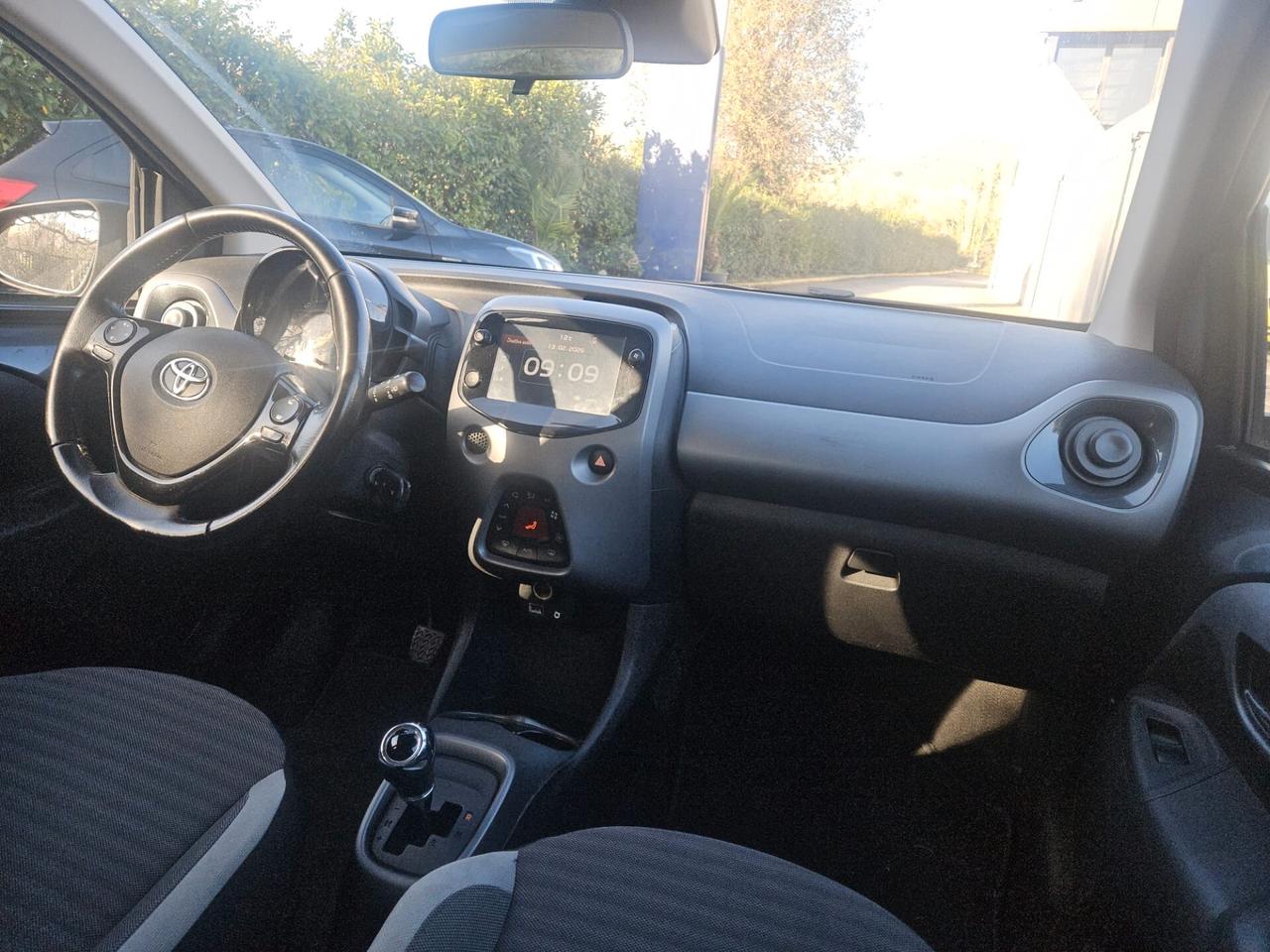 Toyota Aygo 1.0 VVT-i 69 CV 5 porte x-cool TSS MMT