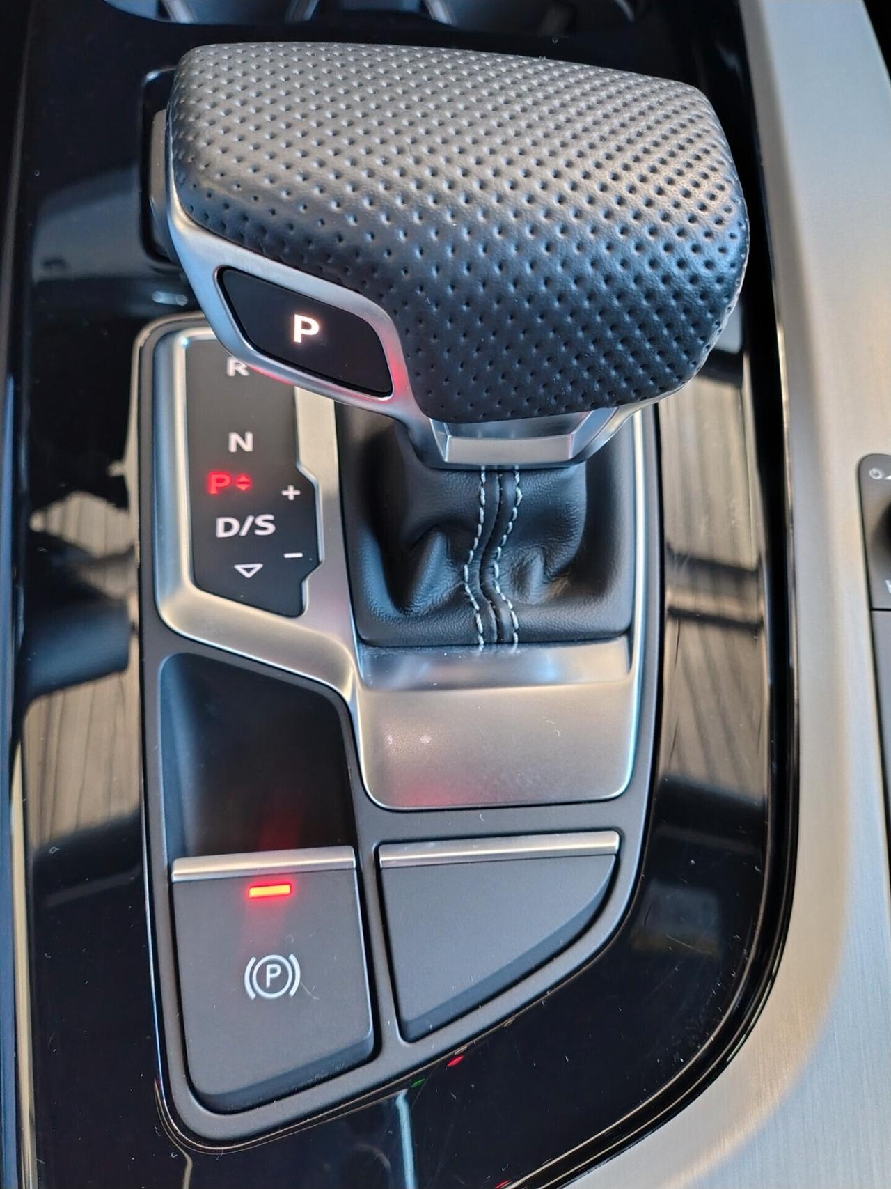 Audi A4 40 TDI quattro S tronic line edition