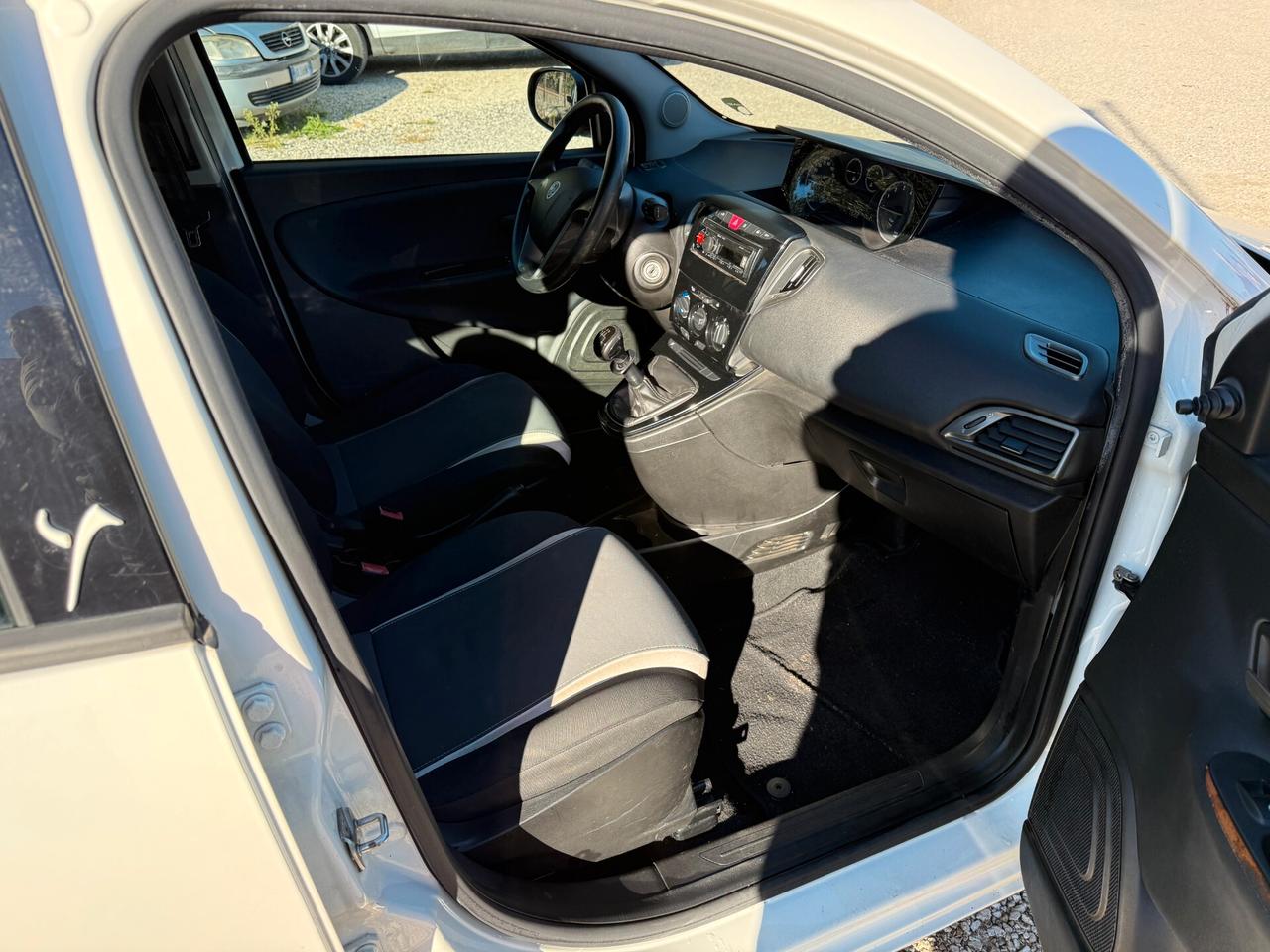 Lancia Ypsilon 1.2 69 CV Elefantino 65.000 KM