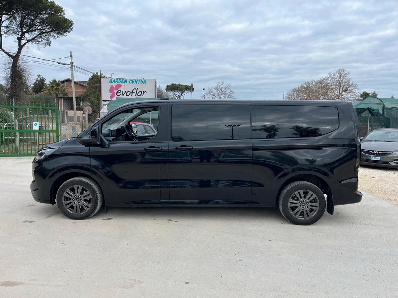 Ford Tourneo Custom 320 L2H1 2.0 170CV AUTO