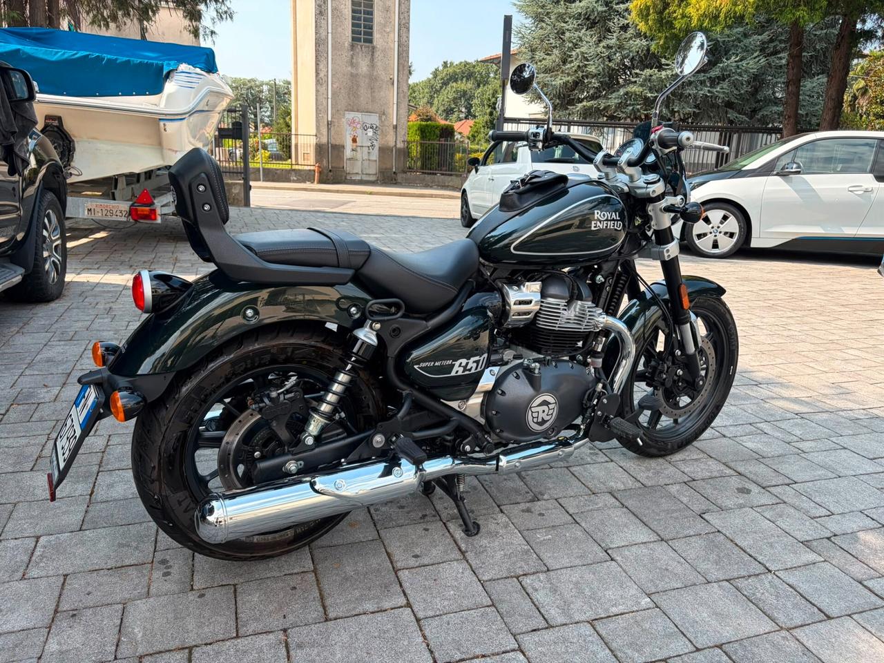 Royal Enfield Super Meteor Pari al nuovo ..SUPER ACCESSORIATA