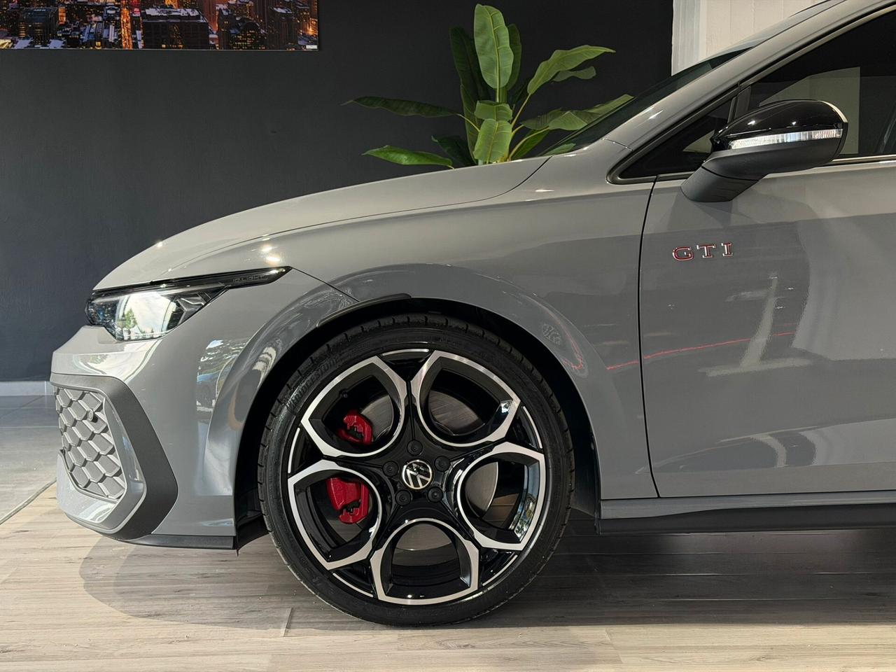 Volkswagen Golf GTI 2.0 TSI DSG