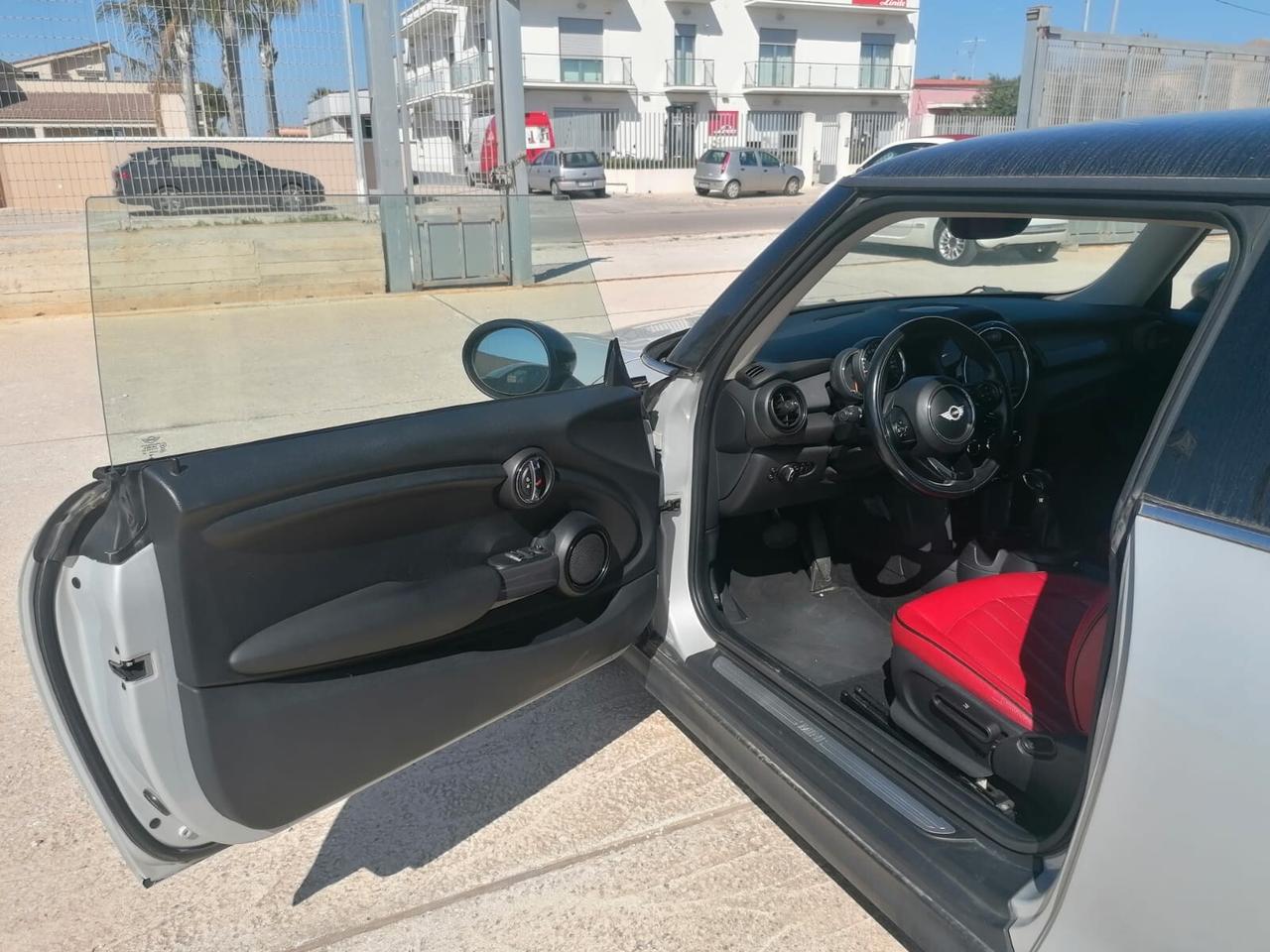 Mini Cooper Mini 1.5 Automatica