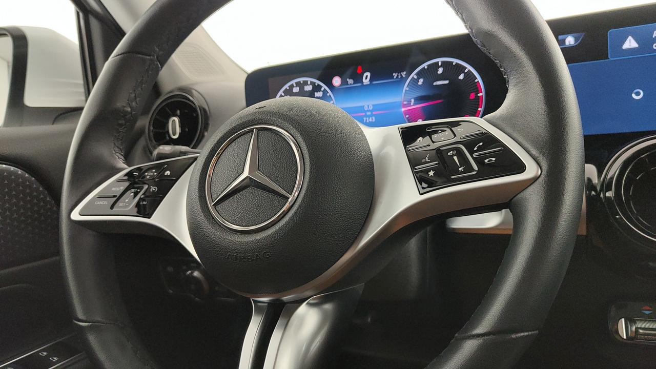 Mercedes-Benz GLB 180 d Advanced auto