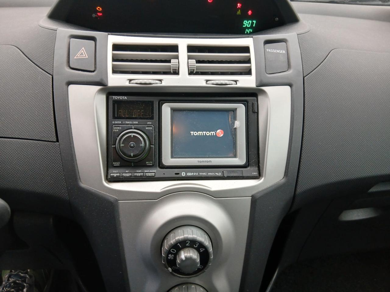 Toyota Yaris 1.3 3 porte M-MT Navi cambio automatico