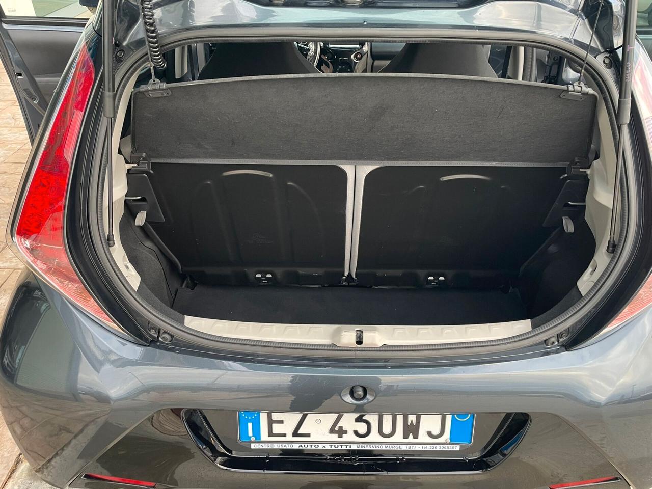 Toyota Aygo 1.0 VVT-i 69 CV 5 porte x-wave