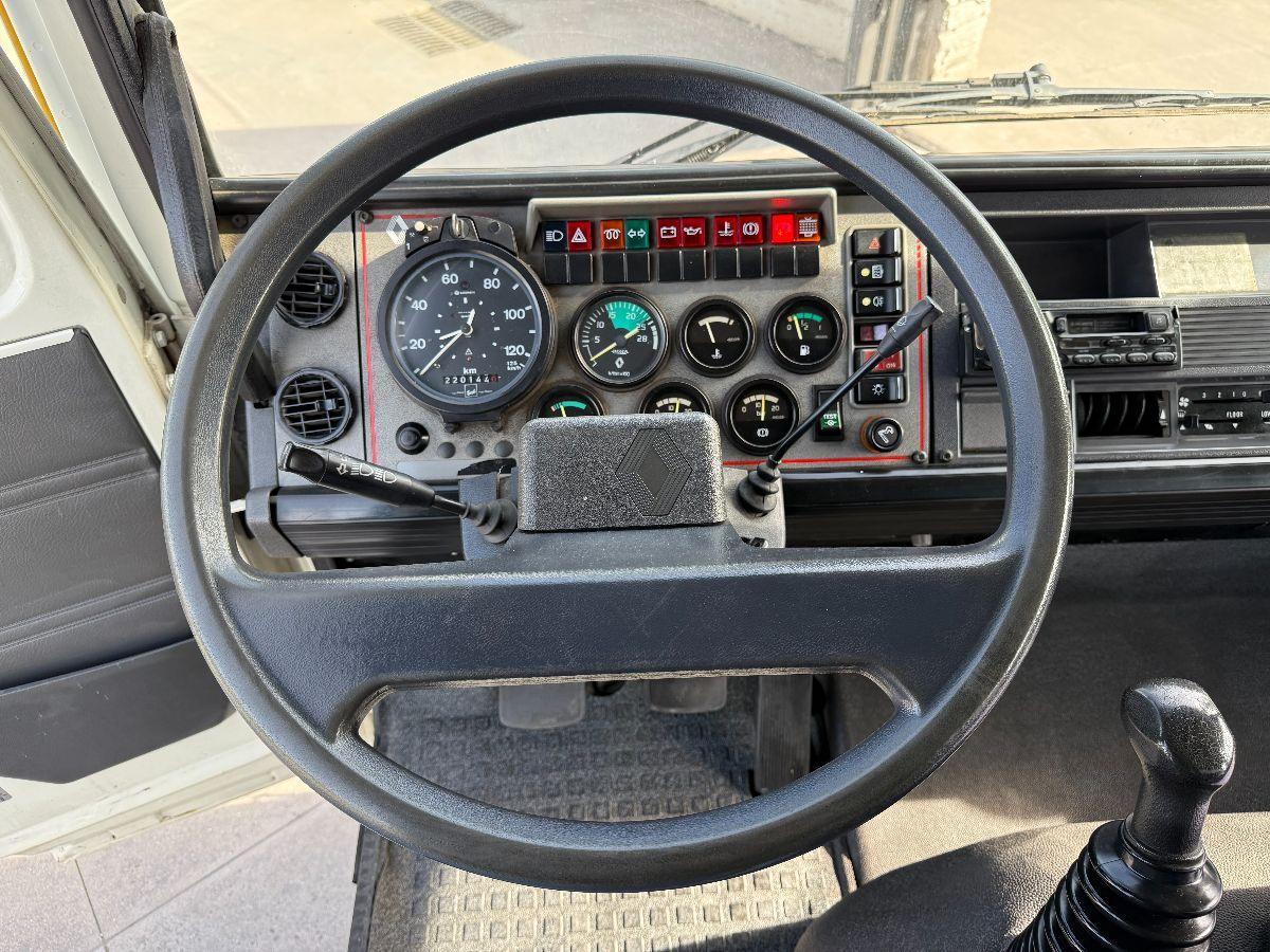 RENAULT FURGONE - CASSONE CON CENTINE E TELONE ( PATENTE C )