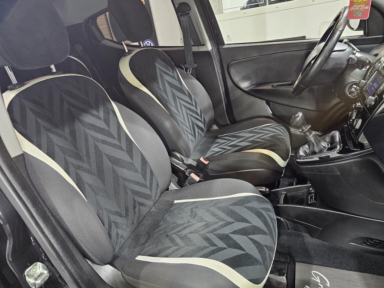 Lancia Ypsilon 1.2 benz. 69cv