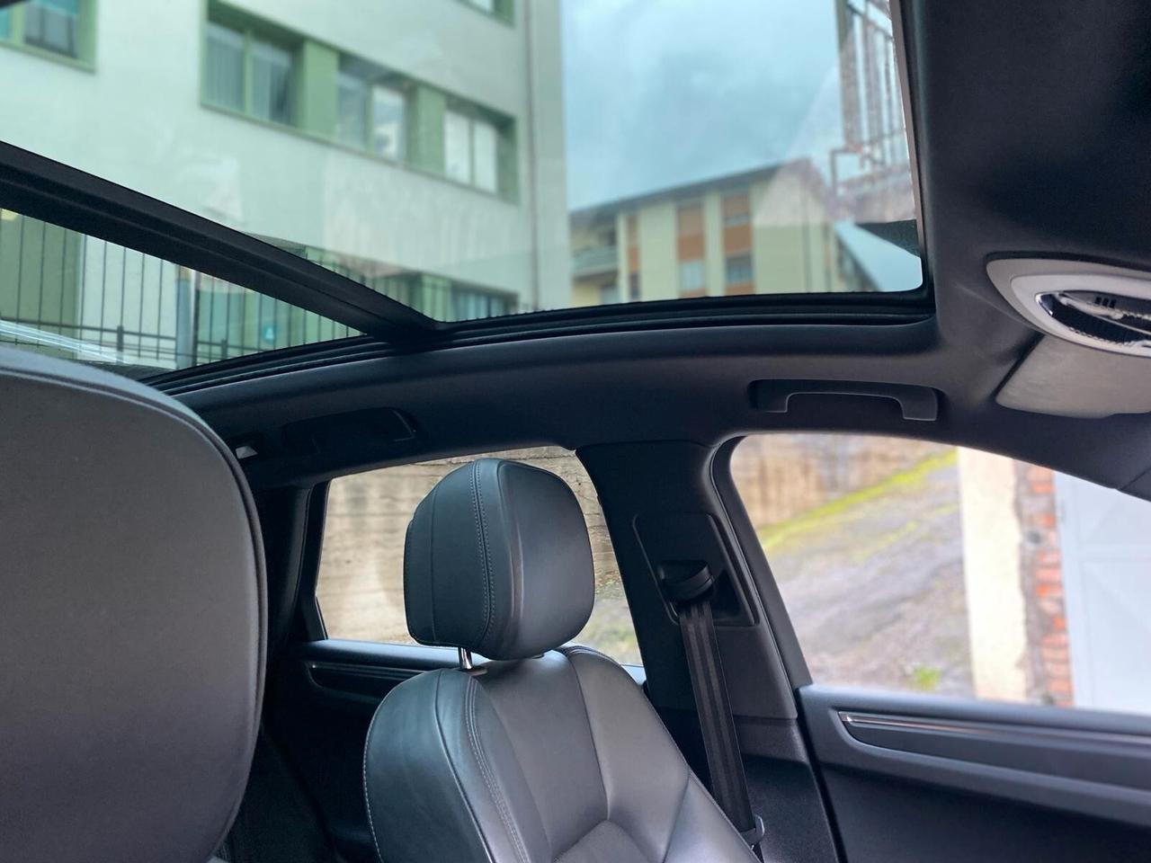 Porsche Macan 2.0 pdk con tetto panoramico