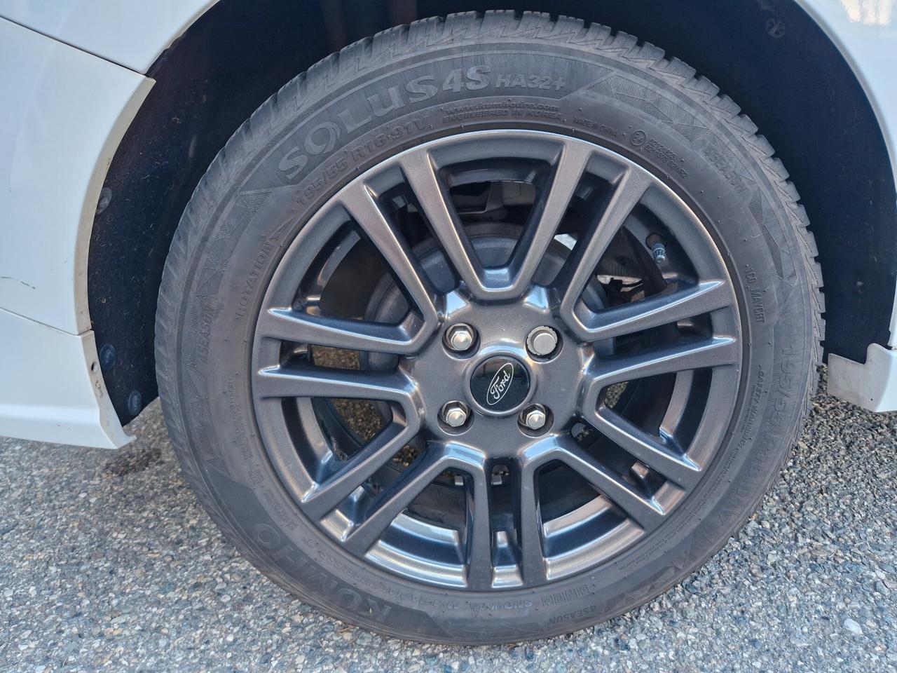 Ford Tourneo Courier 1.0 100CV "41.500 km" Carplay, Sensori post., Navi