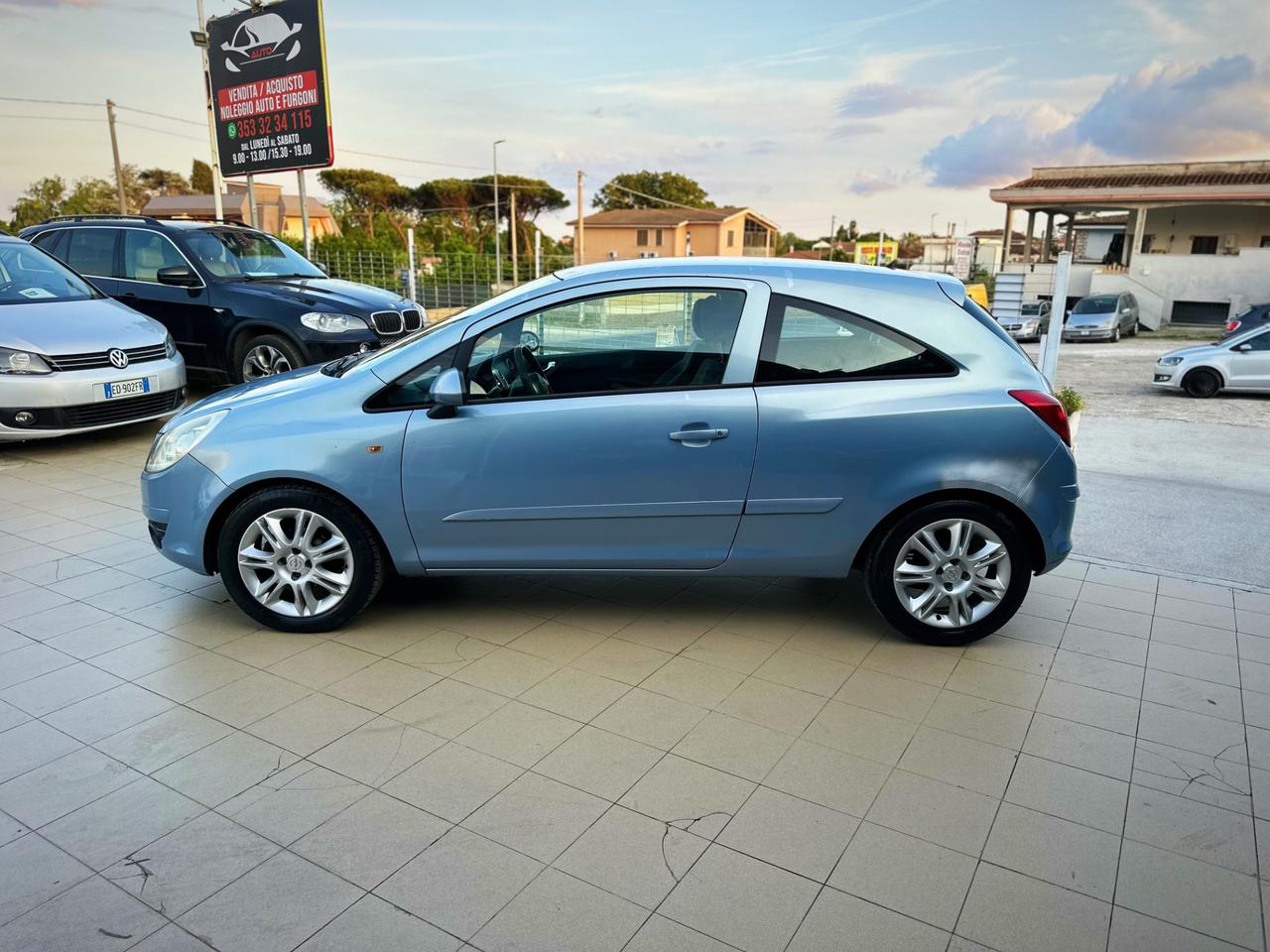 Opel Corsa 1.2 3 porte Club Garanzia 12 Mesi