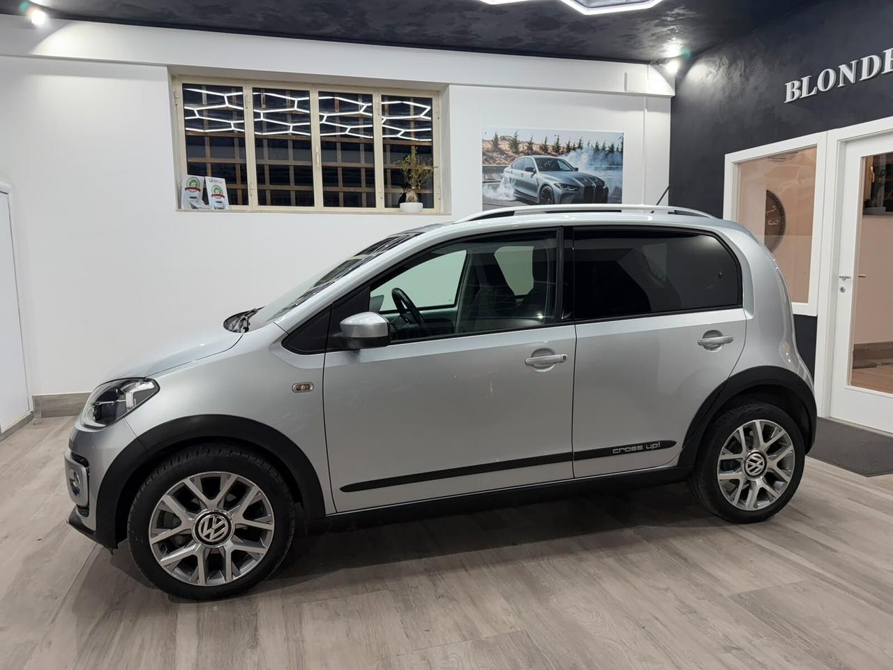 Volkswagen up! 1.0 75 CV 5p. cross