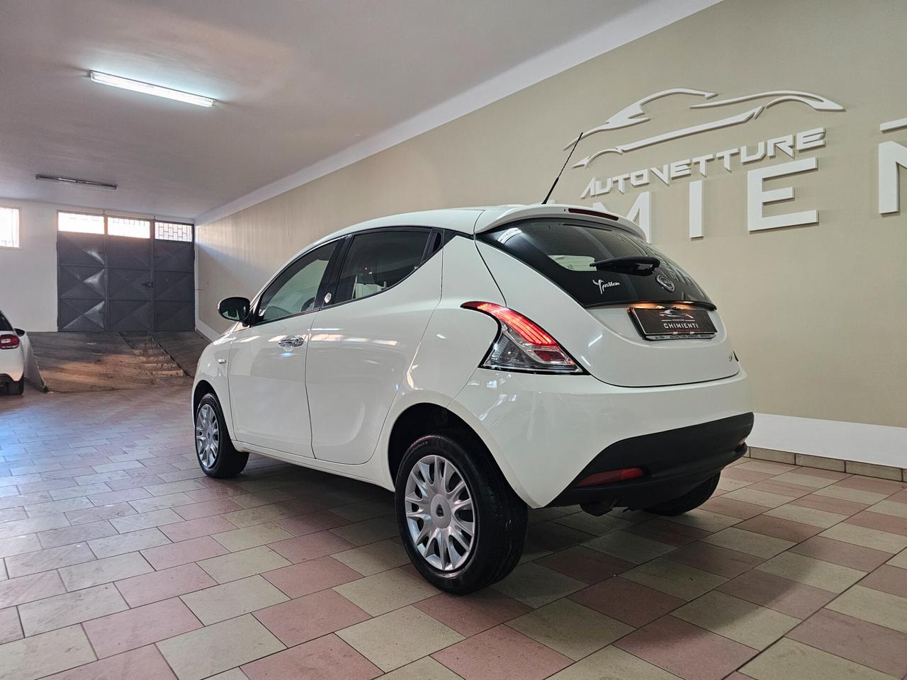 Lancia Ypsilon 0.9 TwinAir 85 CV 5 porte Metano Ecochic Gold
