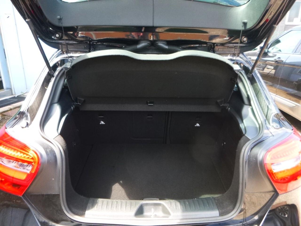 Mercedes-benz A 180 A 180 d Premium