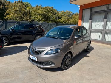 Lancia Ypsilon hybrid Gold