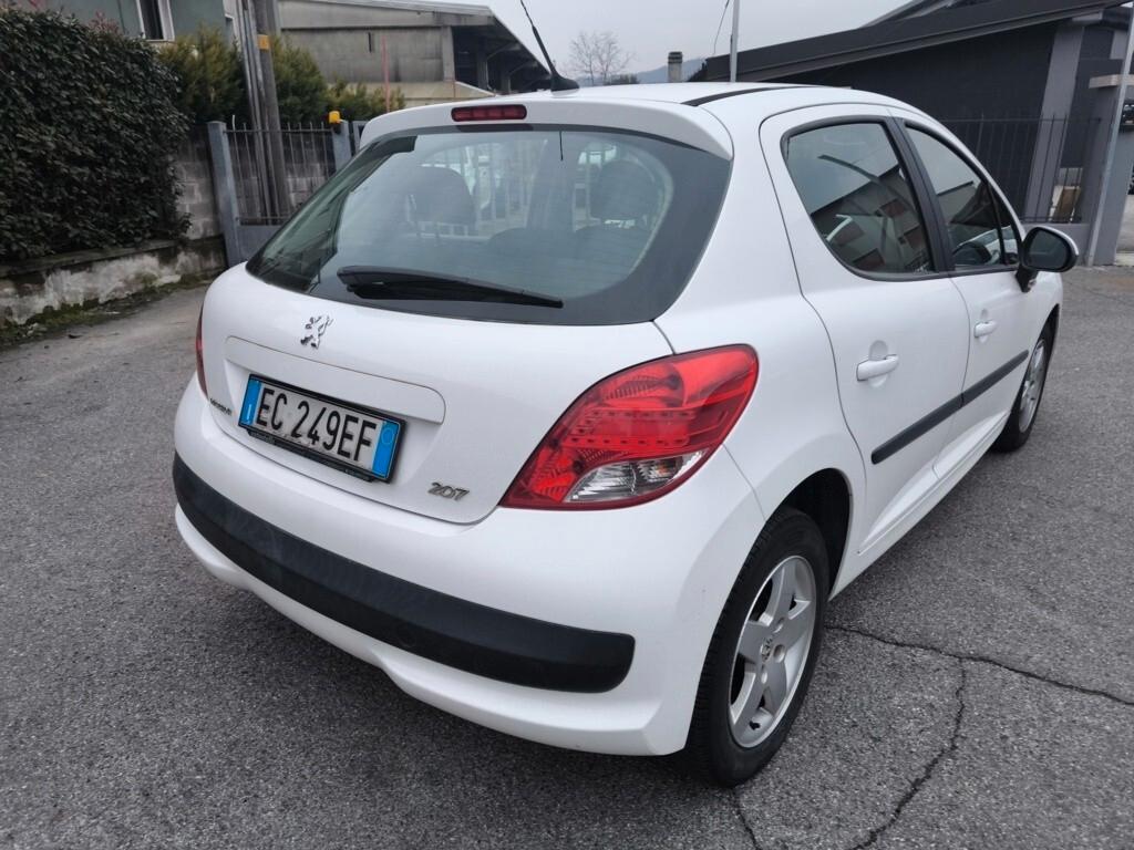PEUGEOT 207 1,4 BENZINA- OK NEOPATENTATI
