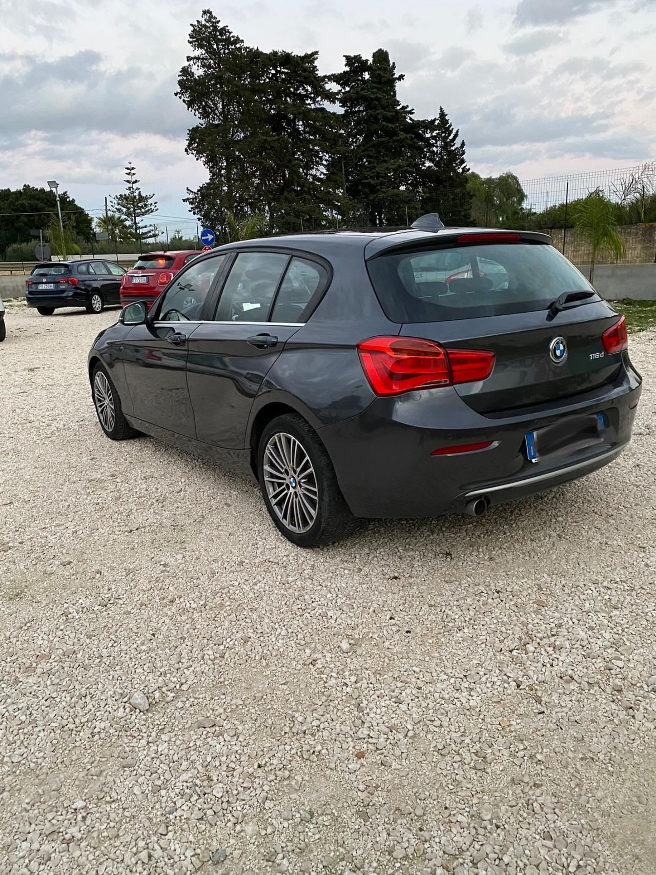 Bmw 118 118d 5p. Urban
