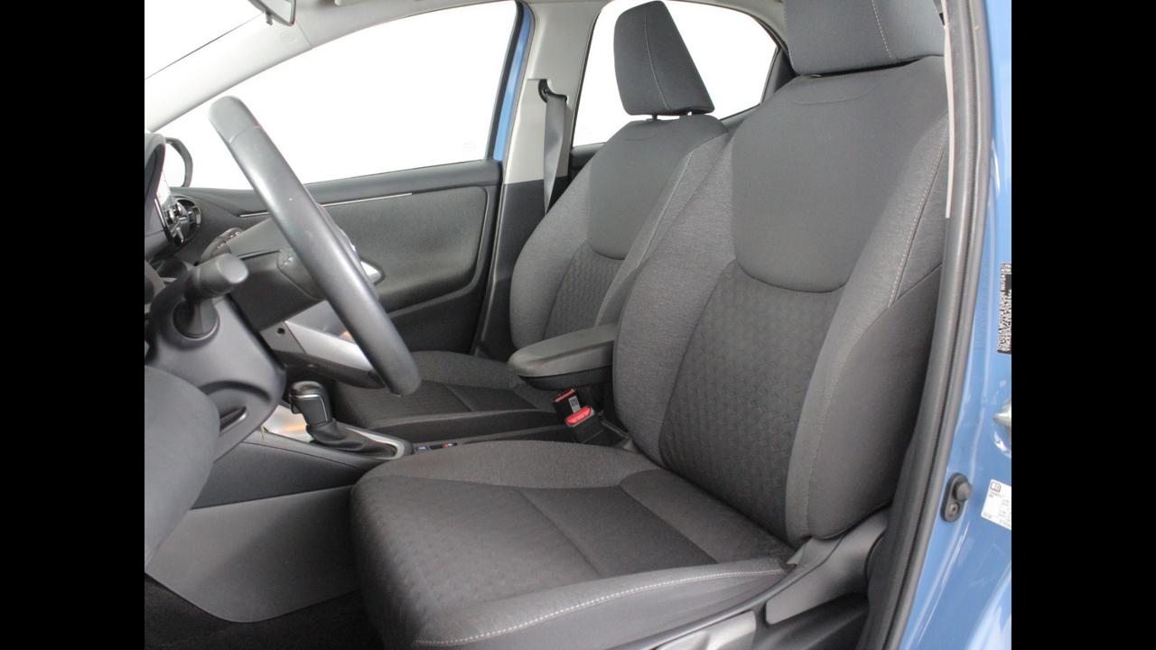 TOYOTA Yaris IV 2020 - Yaris 1.5h Active