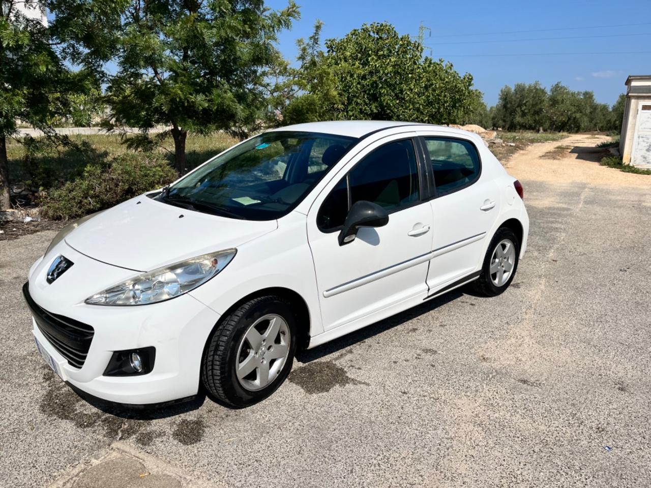 Peugeot 207 1.4 HDi 70CV 5p. Active neopatentato unico proprietario