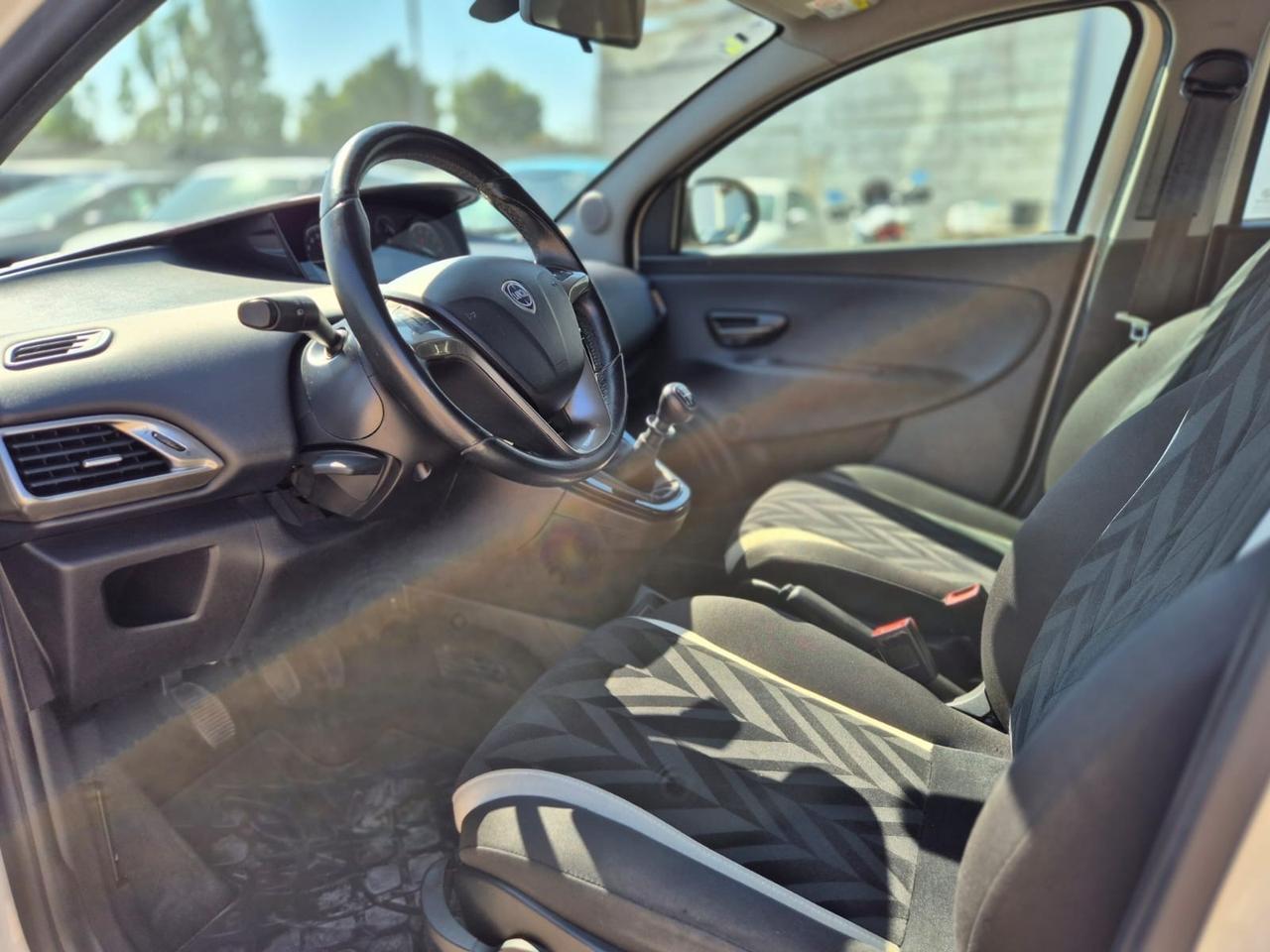 Lancia Ypsilon 0.9 TwinAir 85 CV 5 porte Metano Ecochic Gold