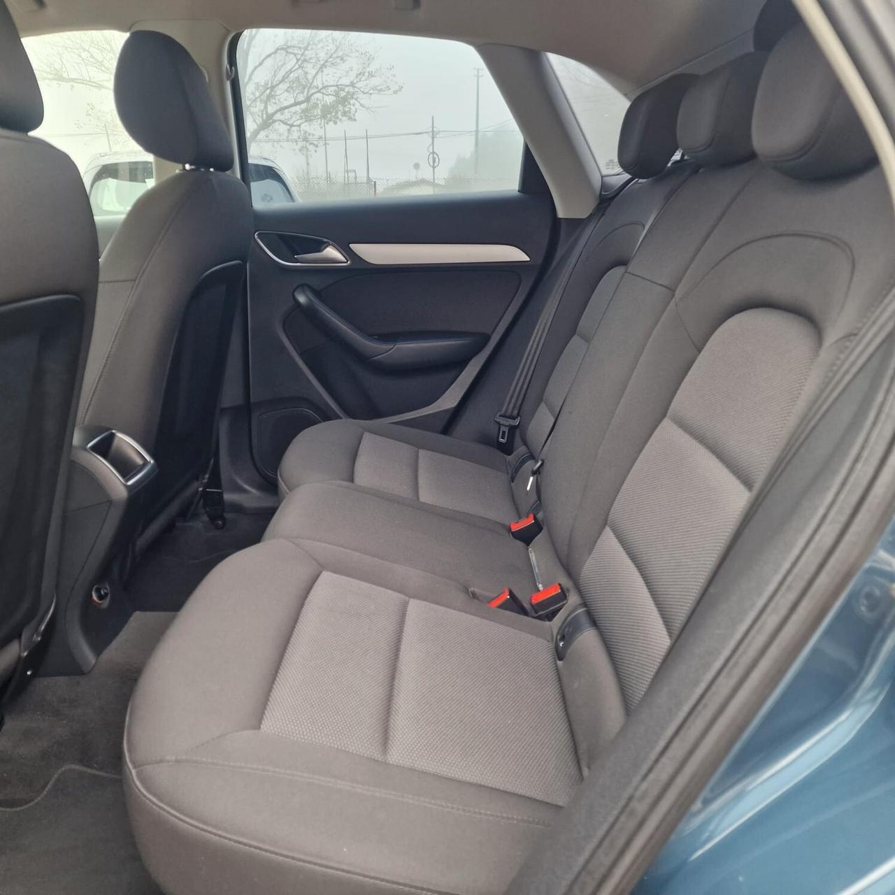 Audi Q3 2.0 TDI 120 CV S tronic Sport UNICO PRECEDENTE PROPRIETARIO