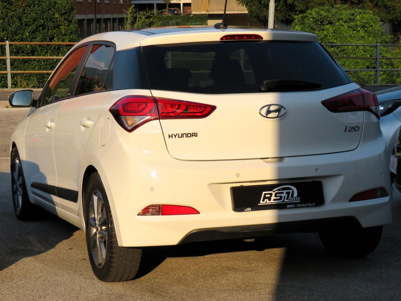 Hyundai i20 1.1 CRDi - PANORAMA - NEOPATENTATI