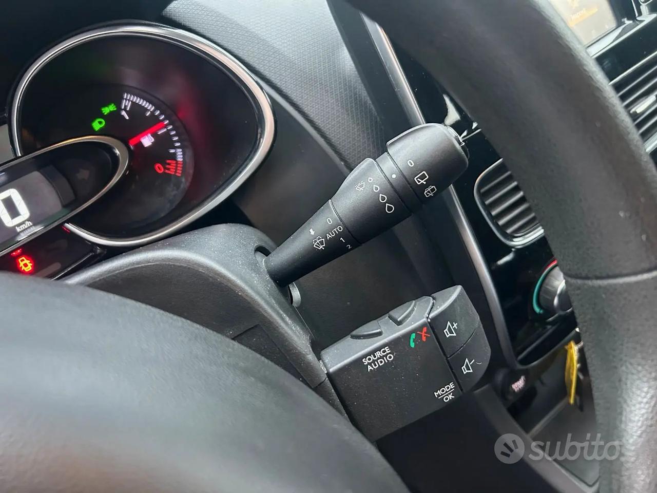 Renault Clio 1.5 dci 75cv Moschino Zen OK NEOP.