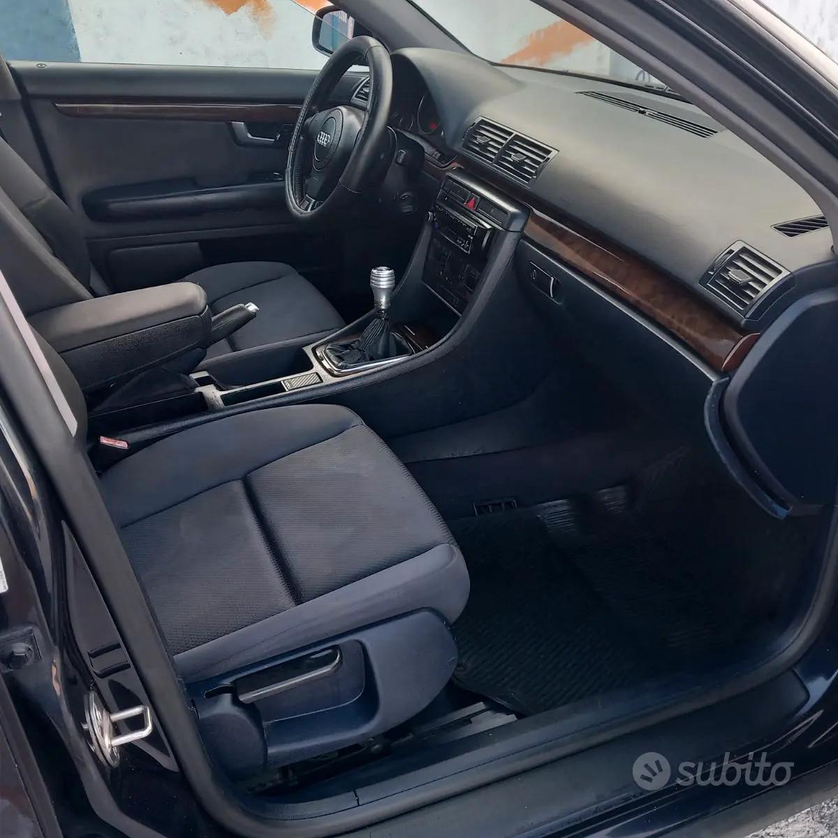 AUDI A4 1.9 TDI (GANCIO DI TRAINO)
