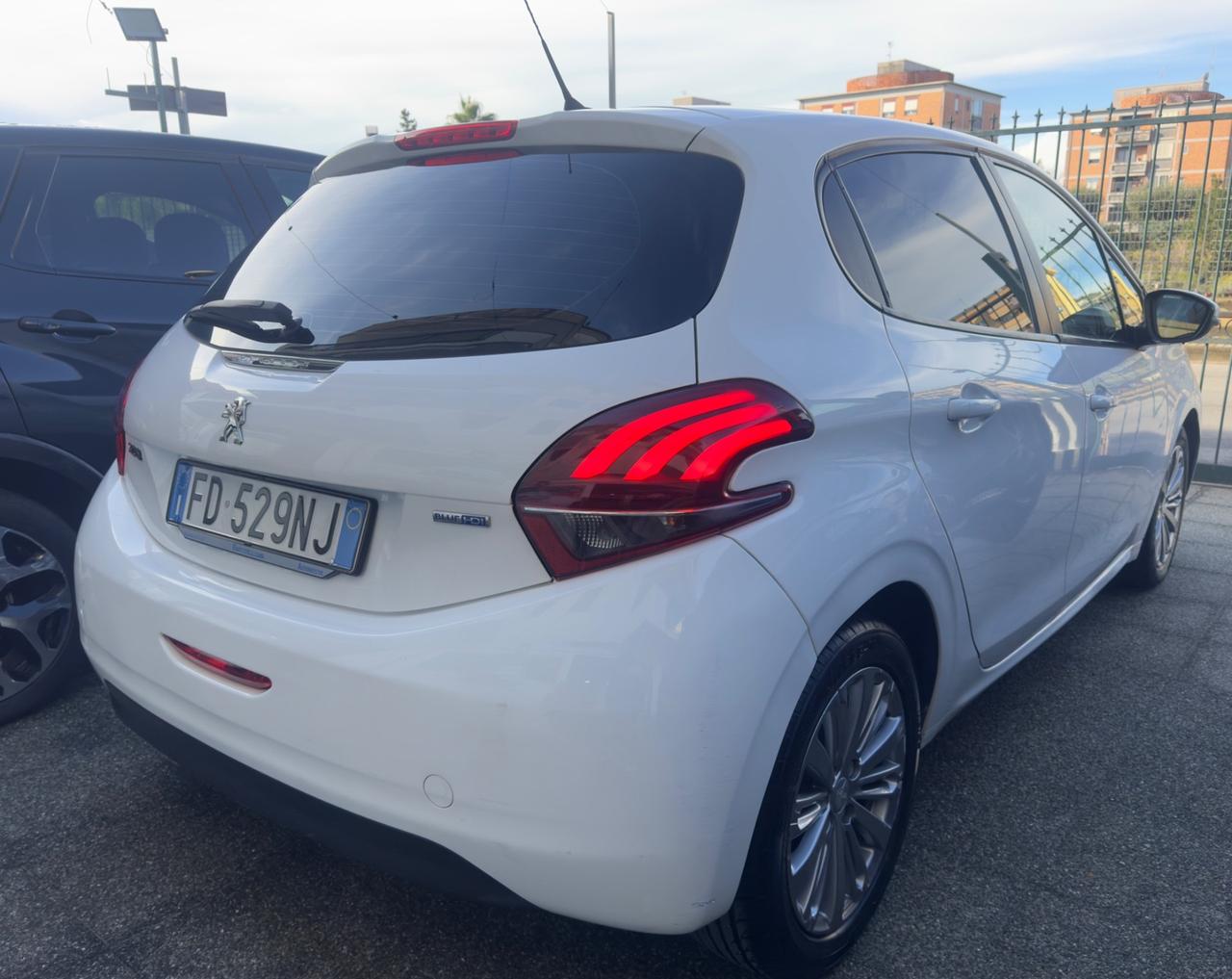 Peugeot 208 BlueHDi 75 5 porte Allure