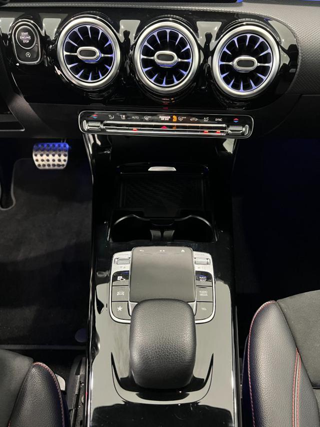 MERCEDES-BENZ CLA 200 d Automatic Shooting Brake Premium Black Pack