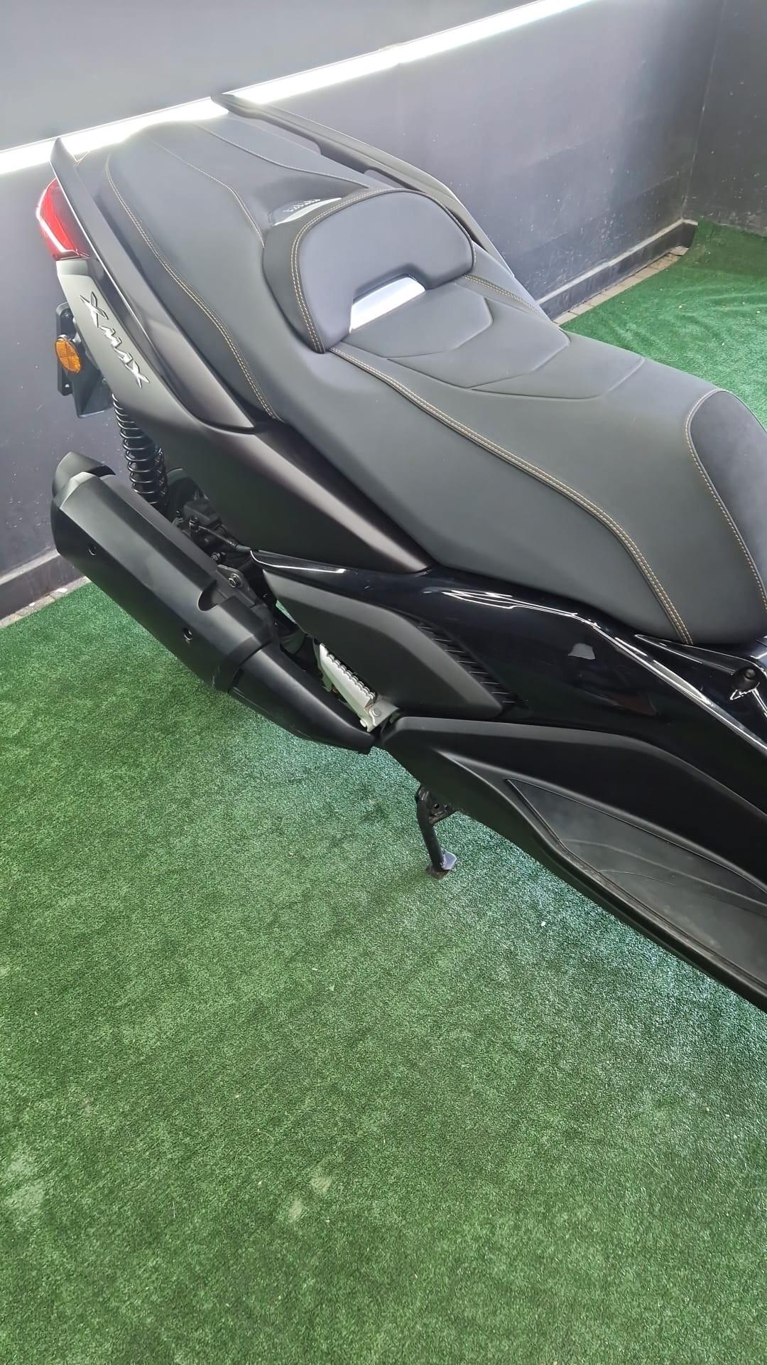 Yamaha X-Max 300