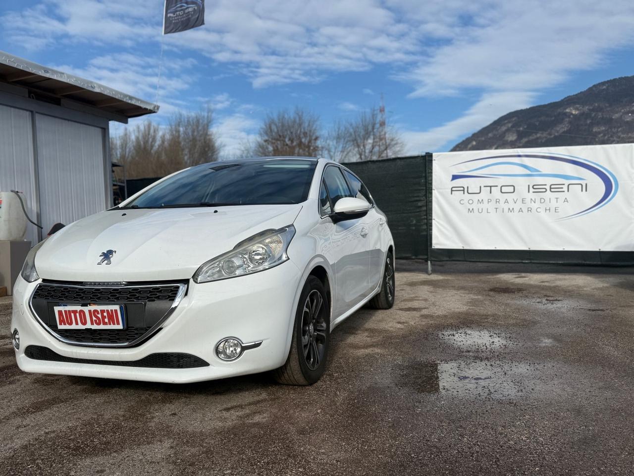 Peugeot 208 1.2 VTi NEOPATENTATI OK SOLO 130.000 KM
