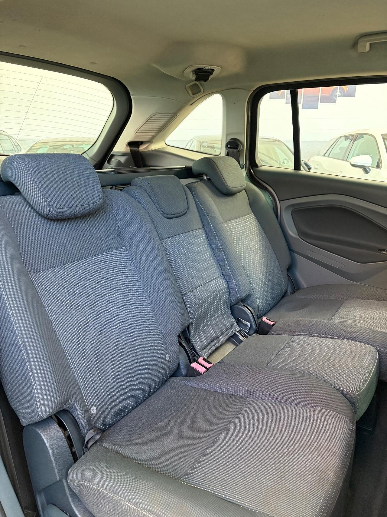 Ford C-Max Grand 7 posti