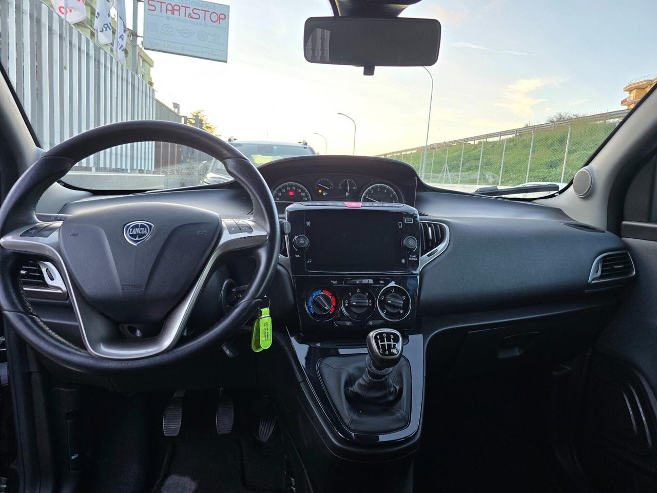Lancia Ypsilon 1.0 FireFly Hybrid Ecochic UnYca